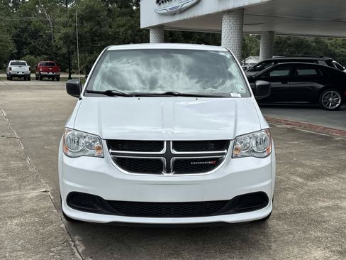 Used 2020 Dodge Grand Caravan SE w/ UConnect Hands-Free Group FWD image 2