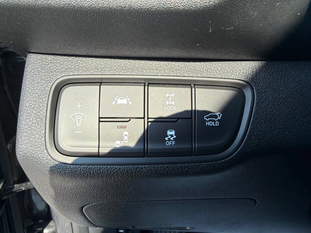 Used 2020 Hyundai Santa Fe Limited AWD/4WD image 33