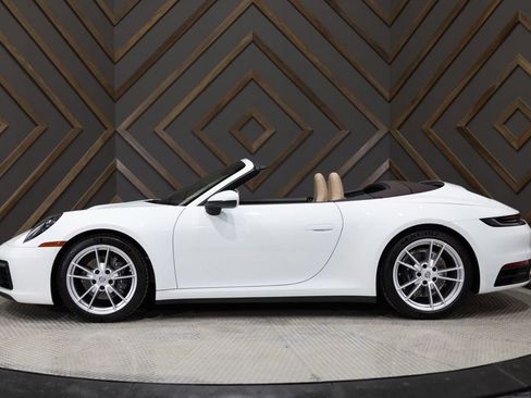 Used 2024 Porsche 911 Carrera image 3