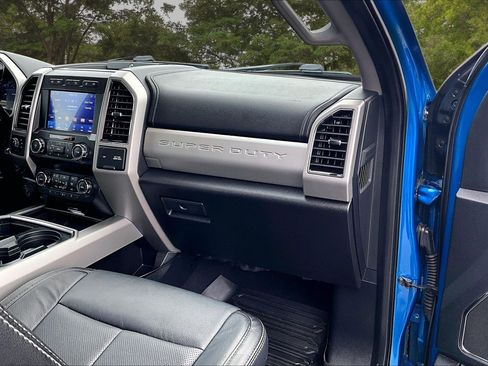 Certified 2020 Ford F350 Lariat image 27