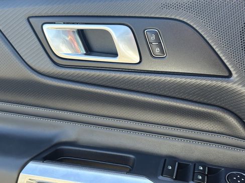 Used 2025 Ford Mustang GT Premium image 19