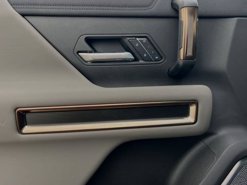 New 2025 GMC Hummer EV 3X image 12