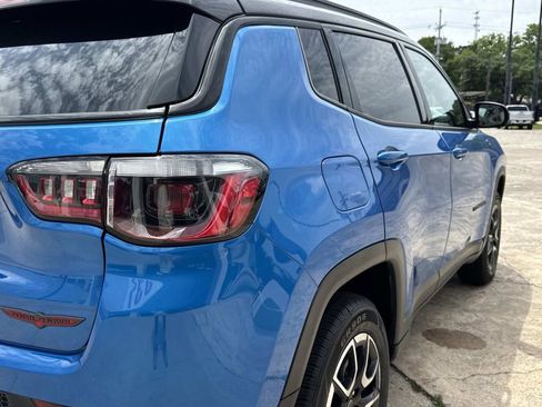 Used 2025 Jeep Compass Trailhawk AWD/4WD image 14