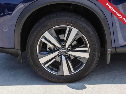 Used 2025 Nissan Rogue SL AWD/4WD image 10