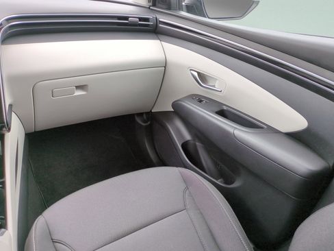 Certified 2024 Hyundai Tucson SE image 18