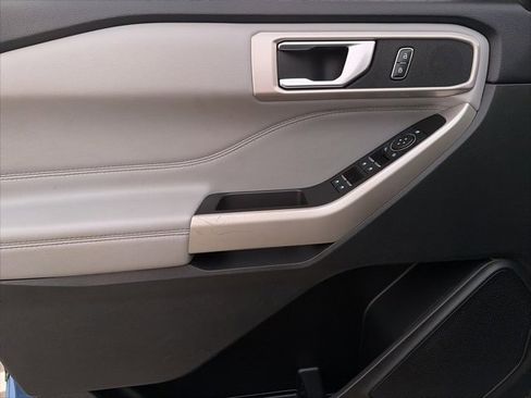 Used 2022 Ford Explorer XLT w/ Equipment Group 202A image 14