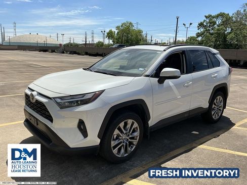 Used 2023 Toyota RAV4 XLE Premium image 2