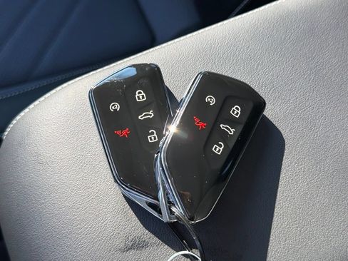 Used 2026 Volkswagen Tiguan SE AWD/4WD image 27
