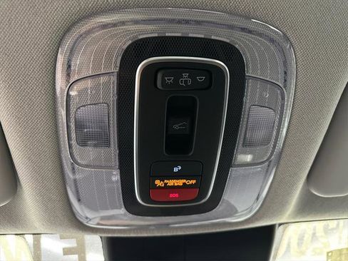 New 2025 Hyundai Elantra Limited image 31