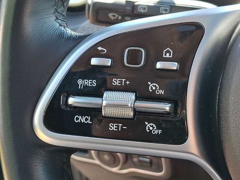 Used 2023 Mercedes-Benz GLB 250 4MATIC image 17