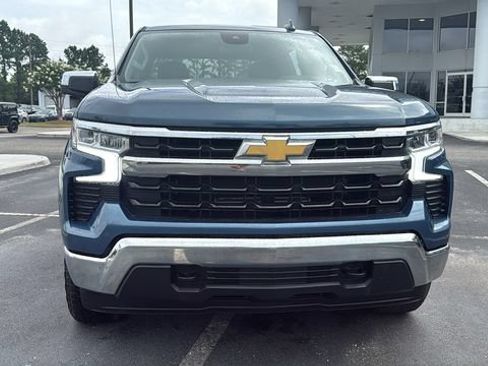 Used 2024 Chevrolet Silverado 1500 LT AWD/4WD image 2