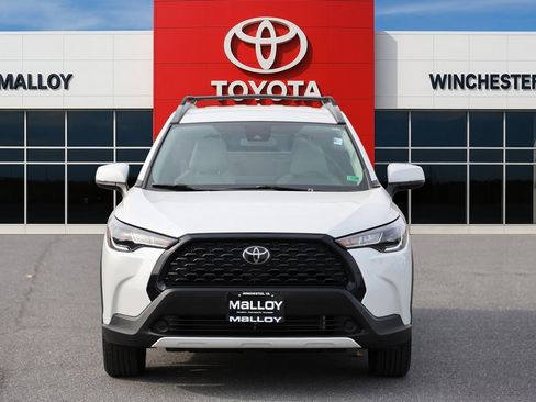 Used 2022 Toyota Corolla Cross LE image 3