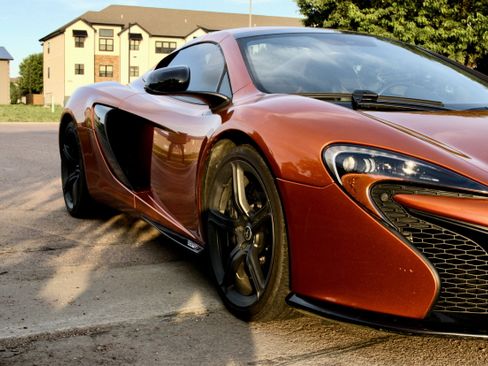 Used 2015 McLaren 650S Spider RWD image 4