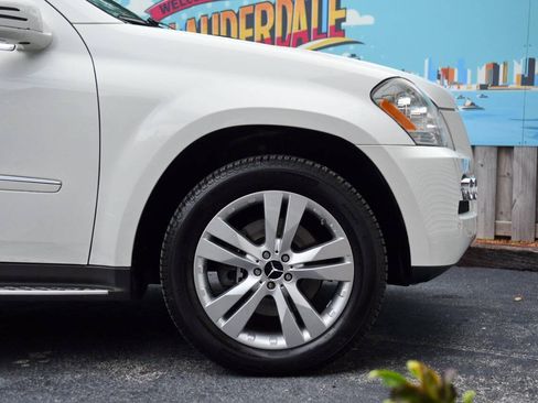 Used 2011 Mercedes-Benz GL 450 4MATIC image 34
