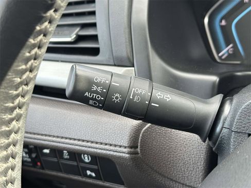 Certified 2023 Honda Odyssey Touring image 24