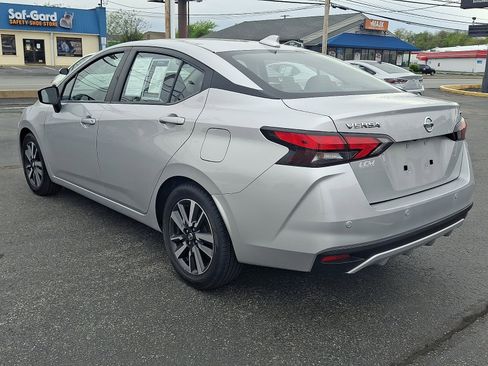 Used 2021 Nissan Versa SV FWD image 6