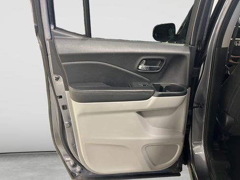 Used 2017 Honda Ridgeline RTS image 19