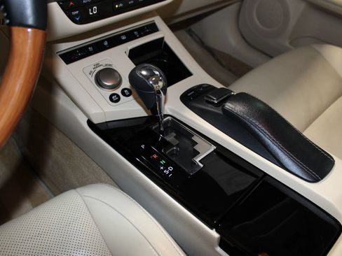 Used 2013 Lexus ES 300h w/ Luxury Pkg FWD image 18