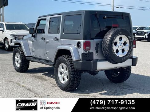 Used 2013 Jeep Wrangler Unlimited Sahara w/ Connectivity Group AWD/4WD image 5