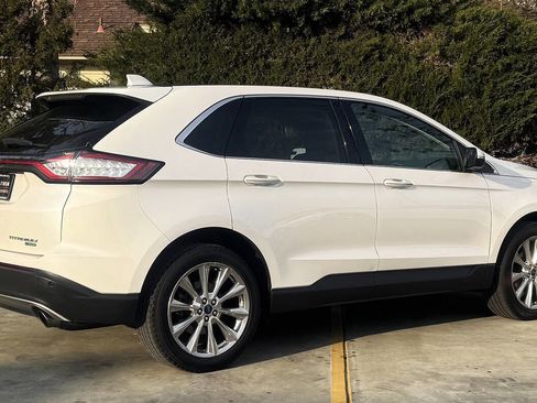 Used 2018 Ford Edge Titanium w/ Equipment Group 301A image 4