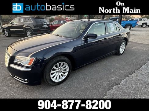 Used 2013 Chrysler 300 w/ Driver Convenience Group image 1