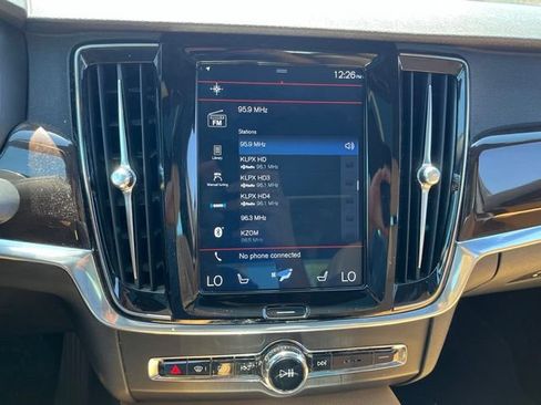 Used 2018 Volvo S90 T5 Momentum w/ Convenience Package AWD/4WD image 19