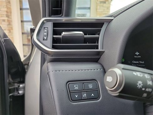 New 2025 Lexus LX 600 4WD w/ Premium Package image 20