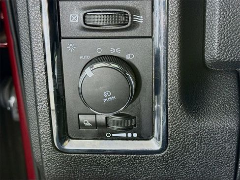 Used 2018 RAM 1500 Laramie image 20