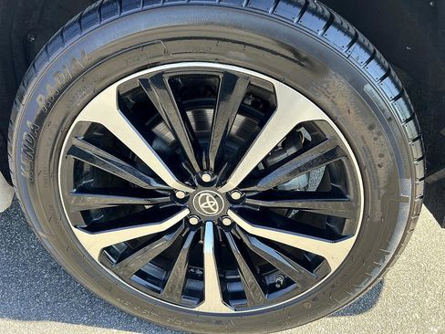 Used 2021 Toyota Highlander XSE image 10