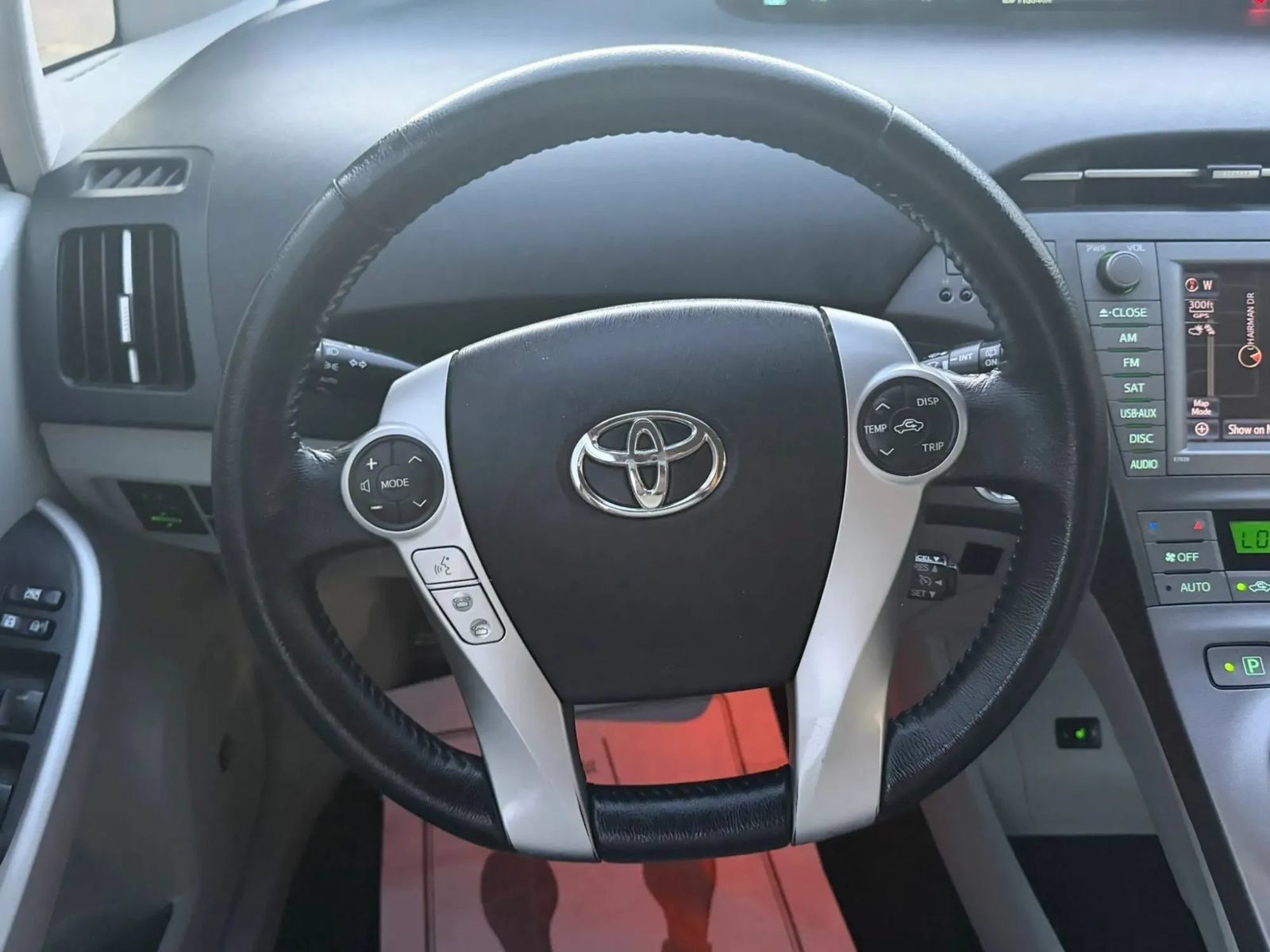 Used 2012 Toyota Prius Four w/ Deluxe Solar Roof Pkg FWD image 22