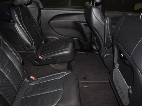 Used 2022 Chrysler Pacifica Touring-L w/ S Appearance Package image 22