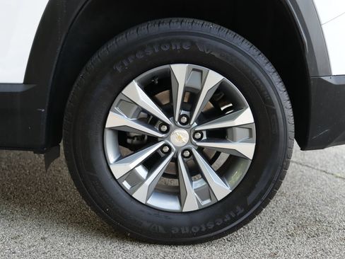 Used 2025 Chevrolet Equinox LT FWD image 34