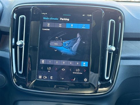 Used 2023 Volvo XC40 Recharge Ultimate w/ Protection Package Premier image 17