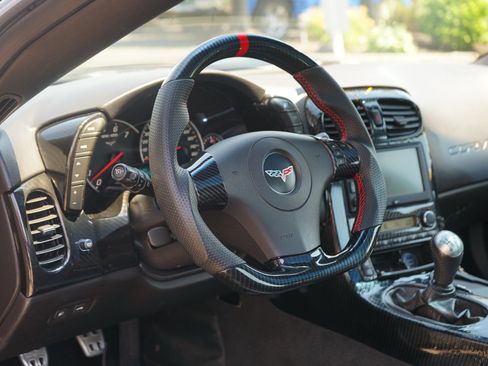 Used 2007 Chevrolet Corvette Coupe w/ Preferred Equipment Group RWD image 38