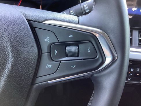 Used 2025 Chevrolet Trax LT w/ Driver Confidence Package image 19