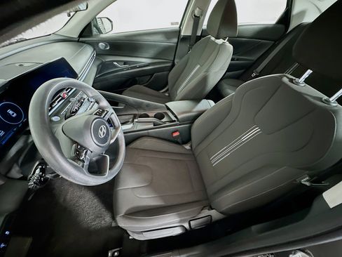 Used 2024 Hyundai Elantra SEL image 13