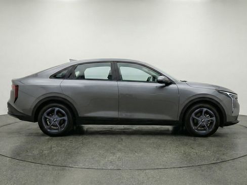 Used 2025 Kia K4 LXS image 11