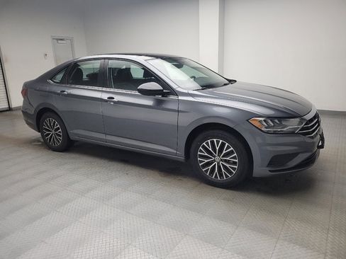 Used 2021 Volkswagen Jetta SE w/ SE Cold Weather Package FWD image 11