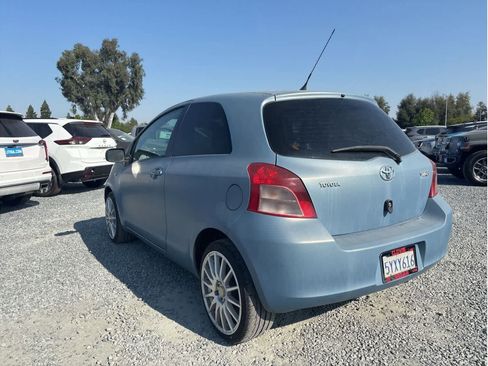 Used 2007 Toyota Yaris 2-Door Hatchback image 3