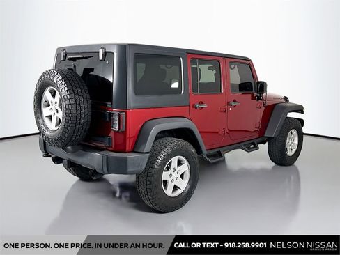 Used 2012 Jeep Wrangler Unlimited Rubicon w/ Dual Top Group AWD/4WD image 5