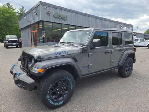 Used 2023 Jeep Wrangler Unlimited w/ Sun & Screen Package AWD/4WD image 8