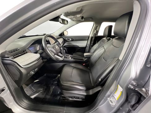Used 2022 Jeep Compass Latitude AWD/4WD image 19