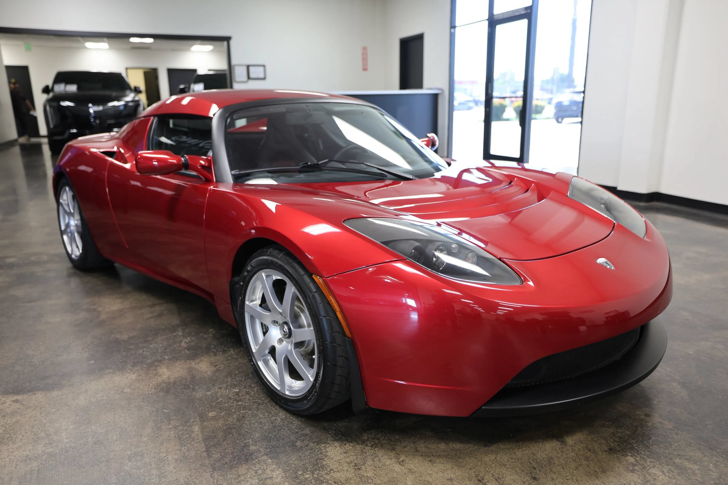 Used 2010 Tesla Roadster RWD image 5