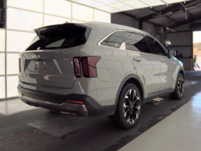 Used 2025 Kia Sorento EX w/ Panoramic Sunroof Package FWD image 5