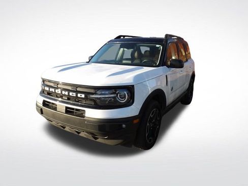 Certified 2023 Ford Bronco Sport Outer Banks w/ Tech Package image 2