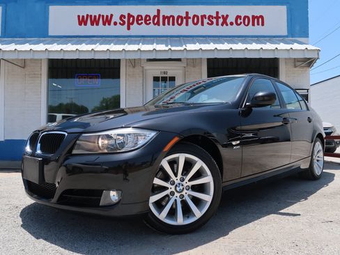 Used 2011 BMW 328i xDrive Sedan AWD/4WD image 1