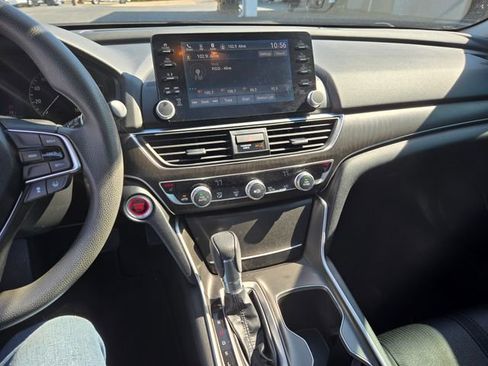 Used 2018 Honda Accord EX image 2