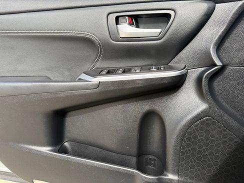 Used 2015 Toyota Camry XLE FWD image 23