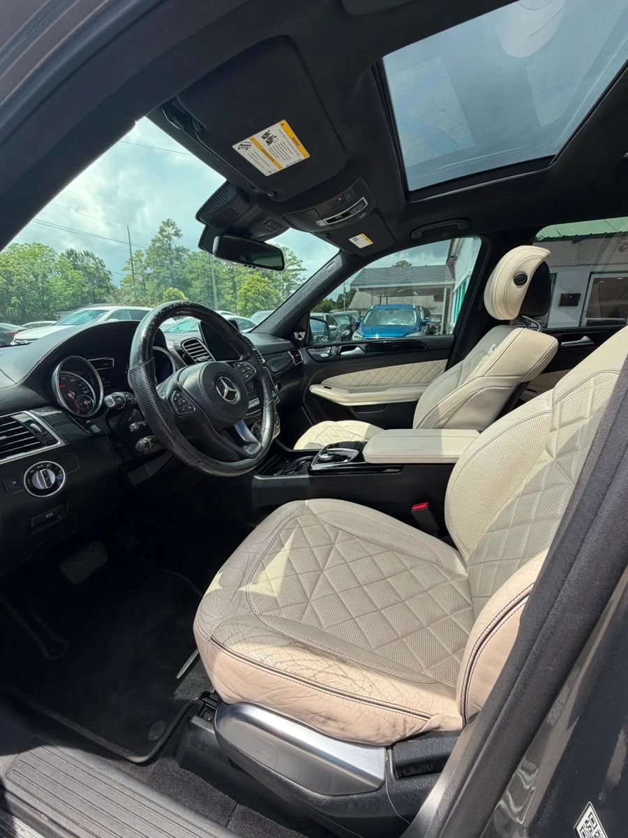 Used 2017 Mercedes-Benz GLS 550 4MATIC image 9