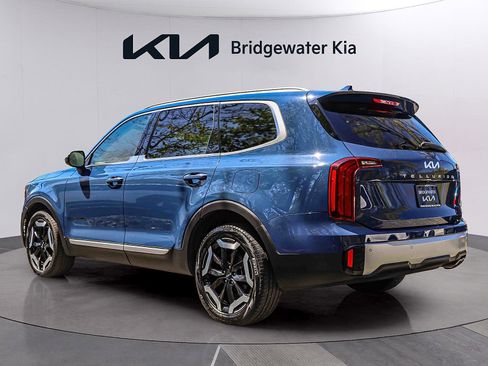 Used 2024 Kia Telluride S w/ S Sunroof Package AWD/4WD image 4